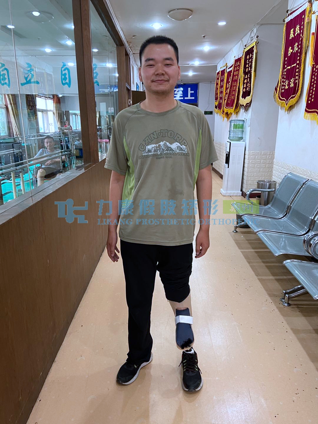 正確穿戴小腿假肢的方法和穿戴過(guò)程中注意事項(xiàng)(圖1) 正確穿戴小腿假肢的方法和穿戴過(guò)程中注意事項(xiàng)(圖1)